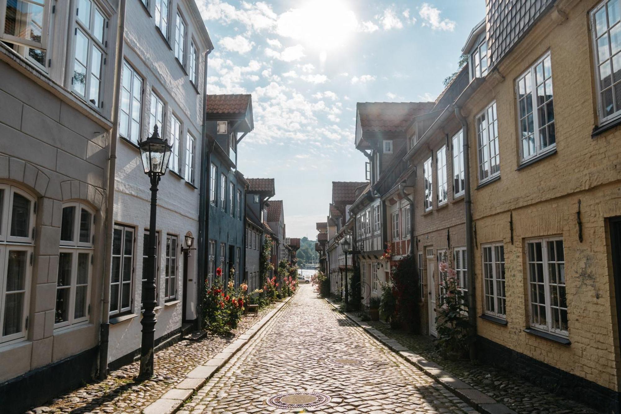 Grosses Apartment Mit 2 Balkonen Zentral Am Nordertor Flensburg Luaran gambar
