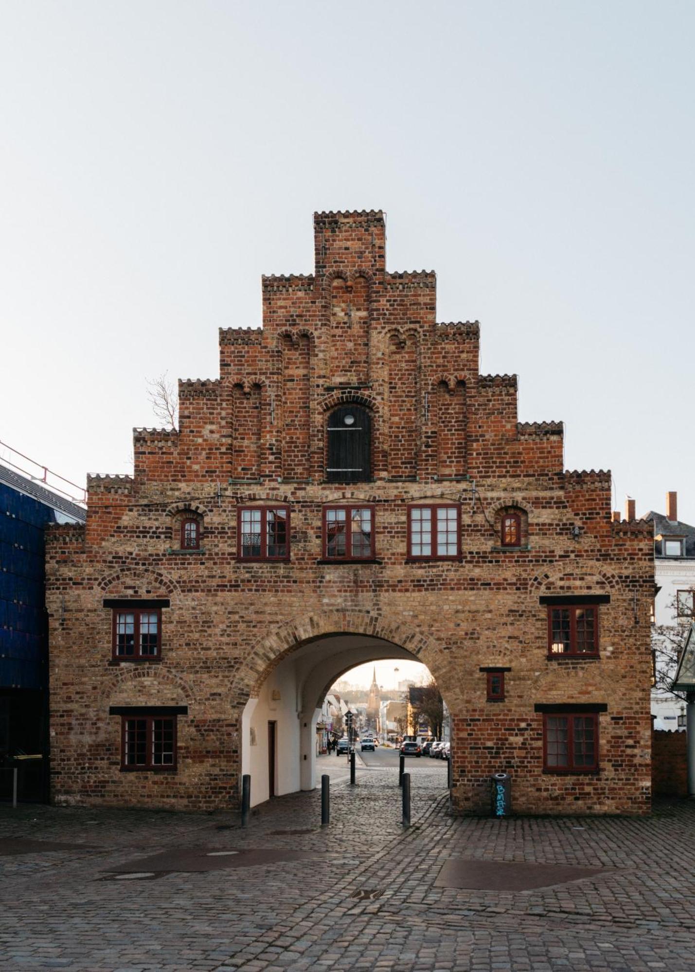 Grosses Apartment Mit 2 Balkonen Zentral Am Nordertor Flensburg Luaran gambar
